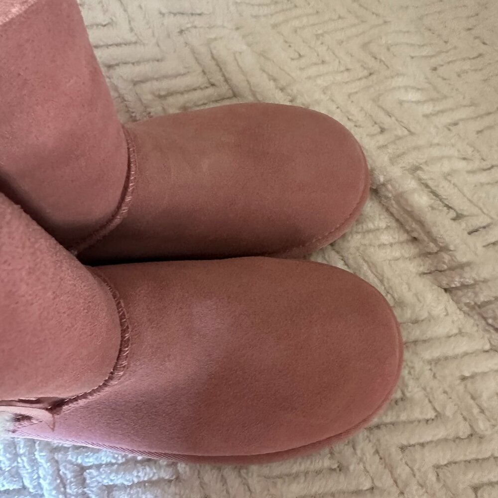 Koolaburra cute never worn boots